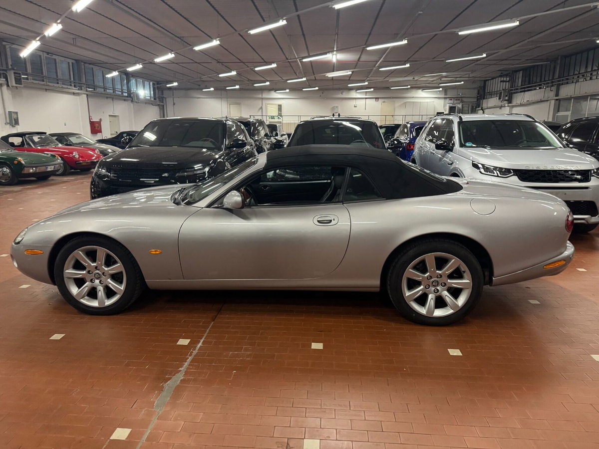 Jaguar XK 4.2 V8 Convertibile (3)
