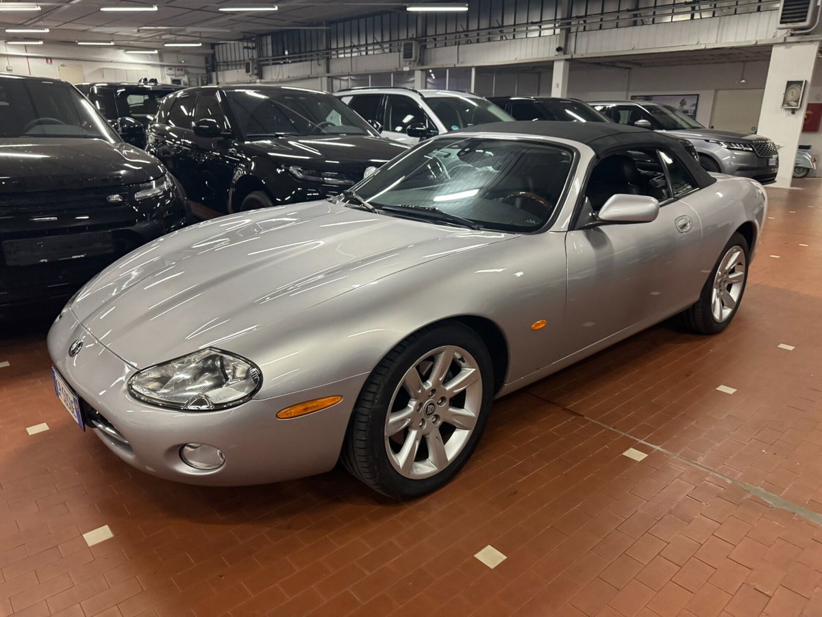 Jaguar XK 4.2 V8 Convertibile (4)