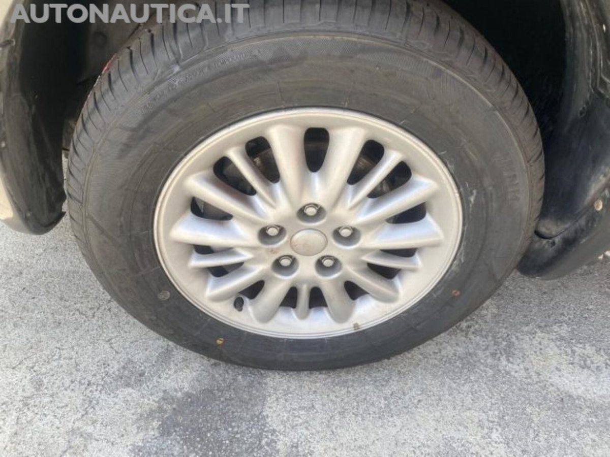 Chrysler Voyager 2.8 CRD cat LX Leather Auto (12)