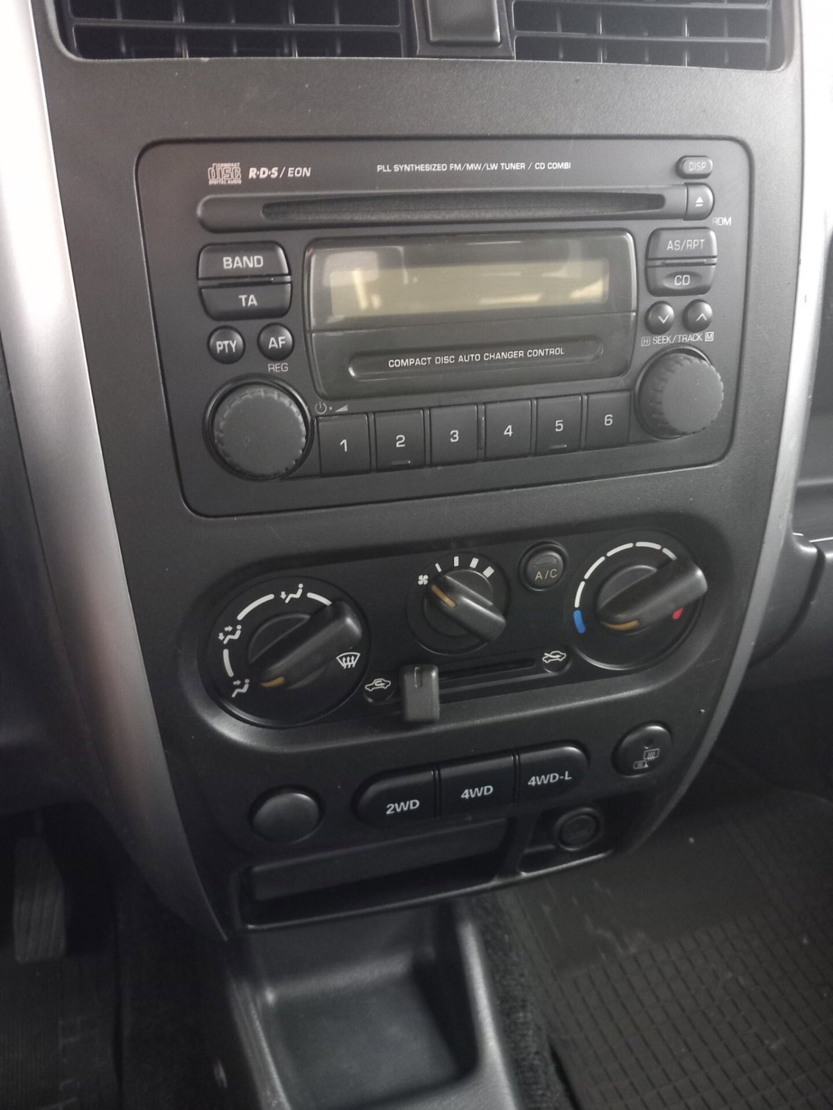 Suzuki Jimny 1.5 DDiS cat 4WD Special (15)