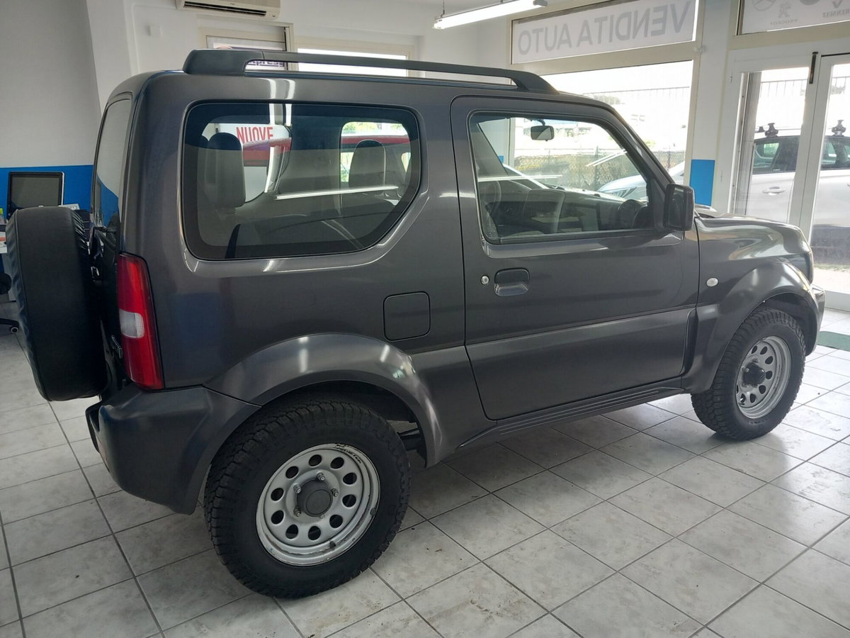 Suzuki Jimny 1.5 DDiS cat 4WD Special (8)