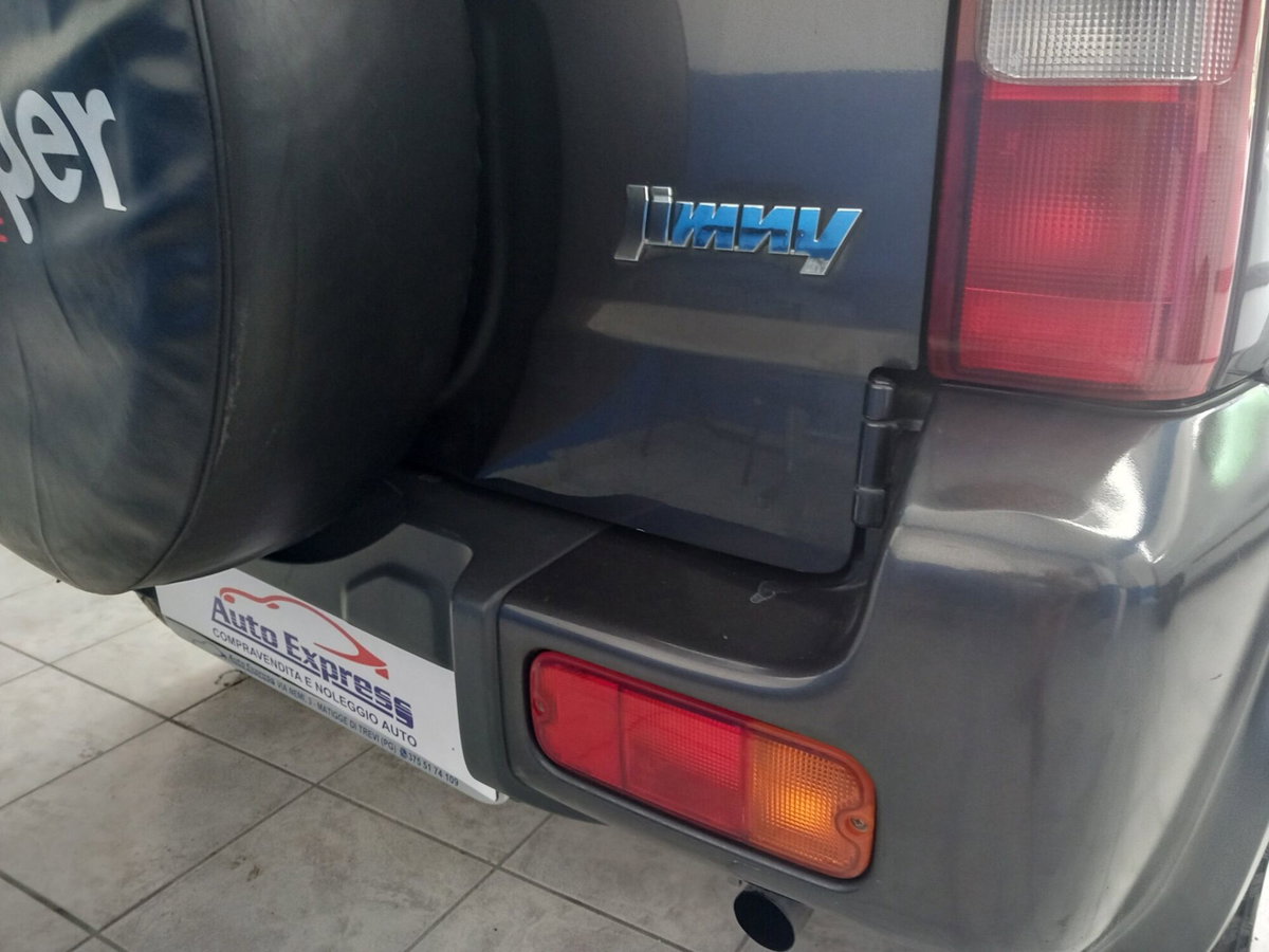 Suzuki Jimny 1.5 DDiS cat 4WD Special (9)