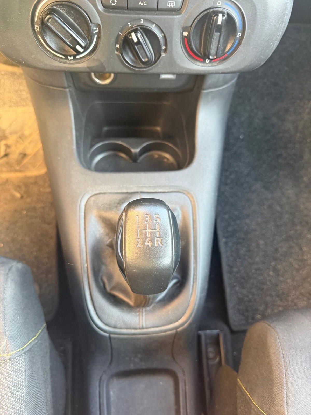 Citroen C3 BlueHDi 100 S&S Feel (14)