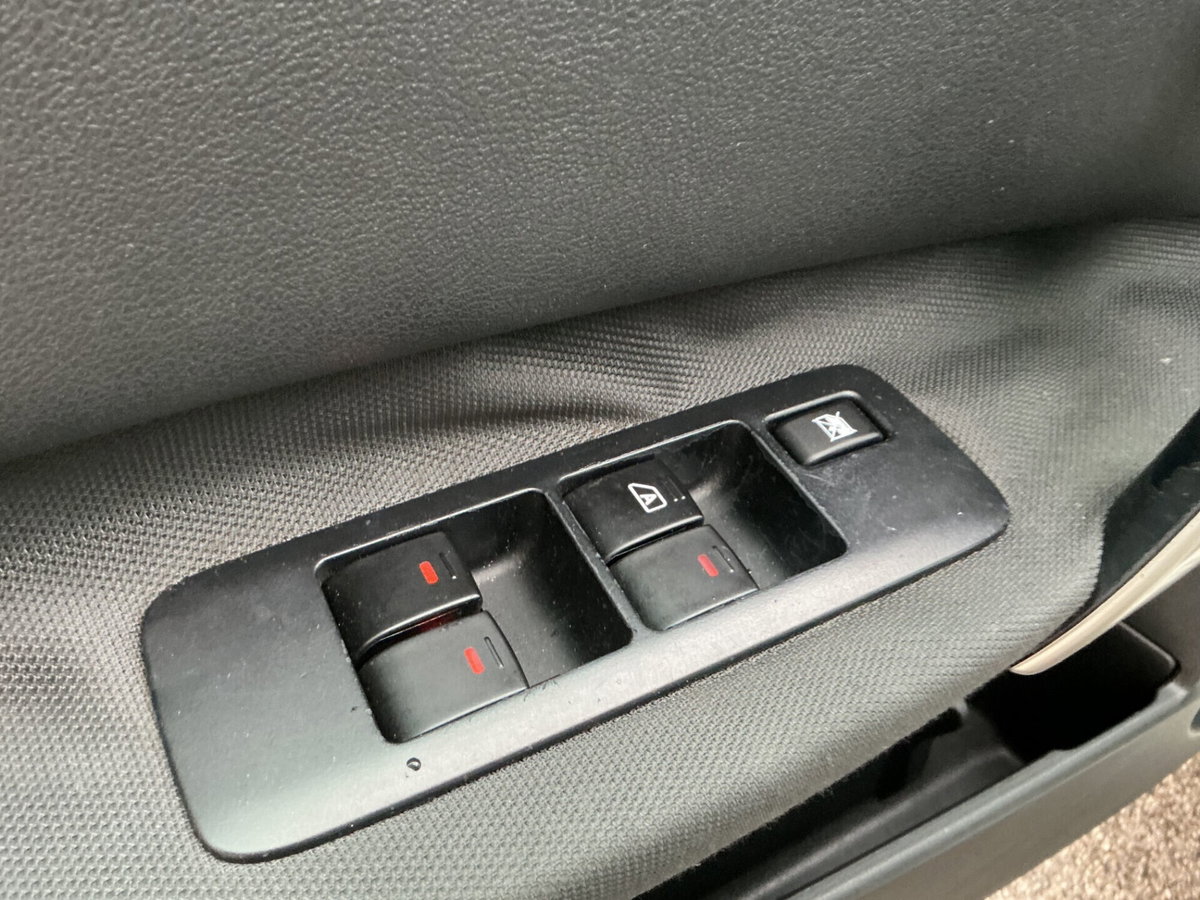 Nissan Qashqai 1.5 dCi DPF Tekna (14)