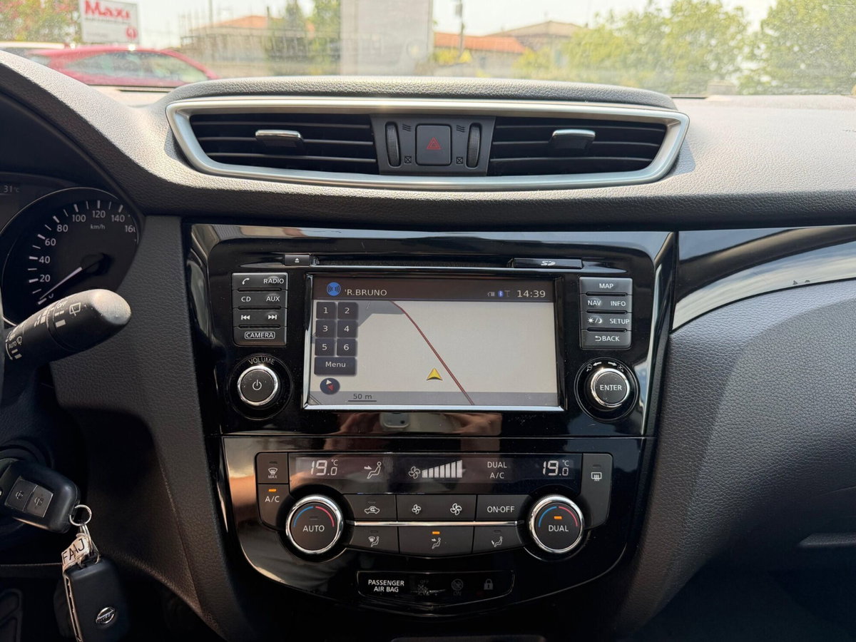 Nissan Qashqai 1.5 dCi Tekna (12)