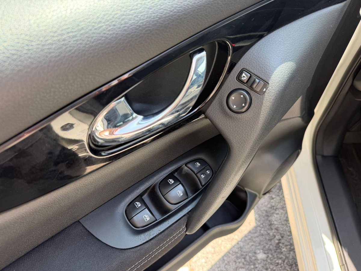 Nissan Qashqai 1.5 dCi Tekna (8)