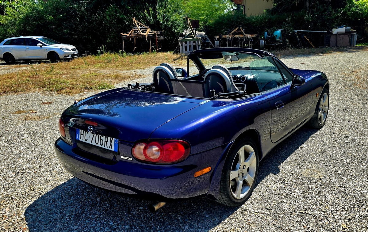 Mazda MX-5 1.6i 16V cat Rainbow (13)