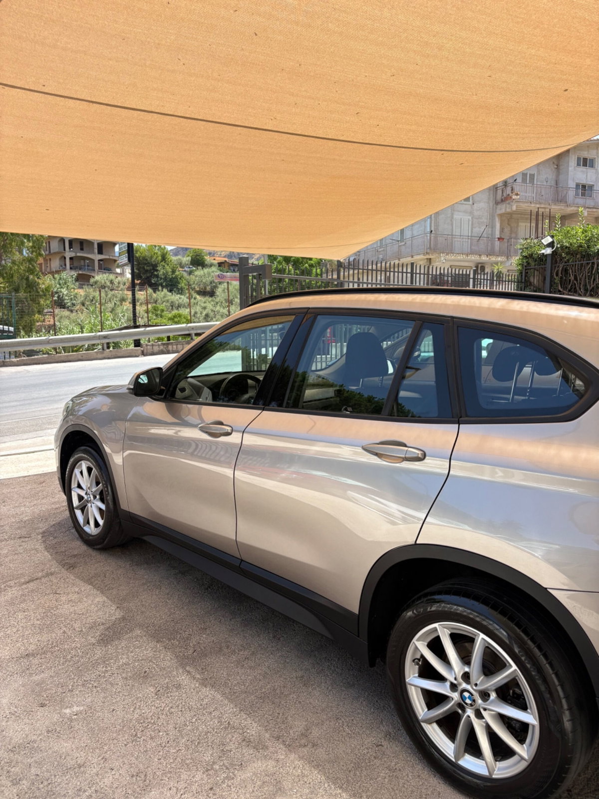 BMW X1 sDrive16d Advantage (8)