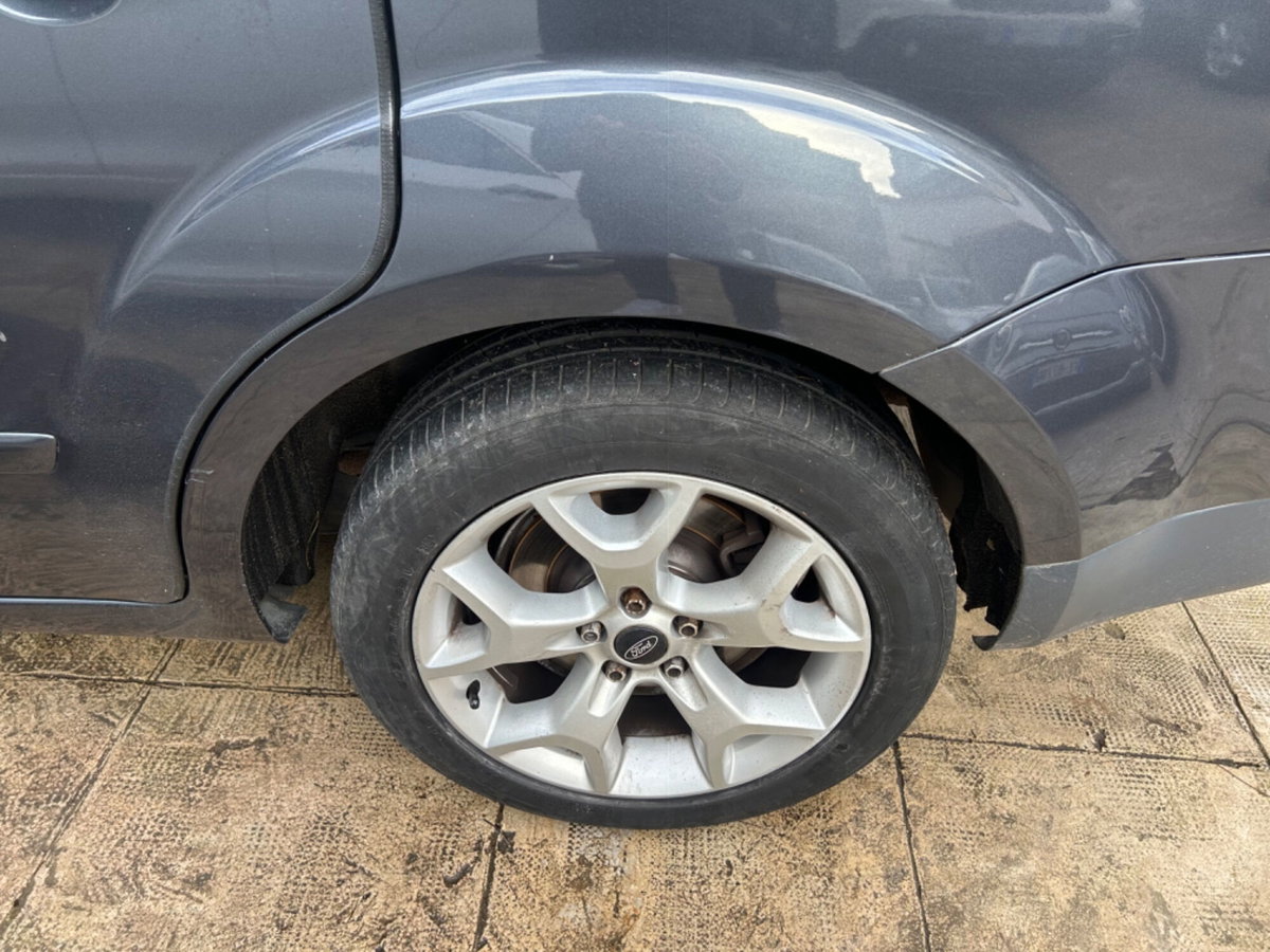 Ford Galaxy 2.0 TDCi 140 CV Ghia DPF (5)