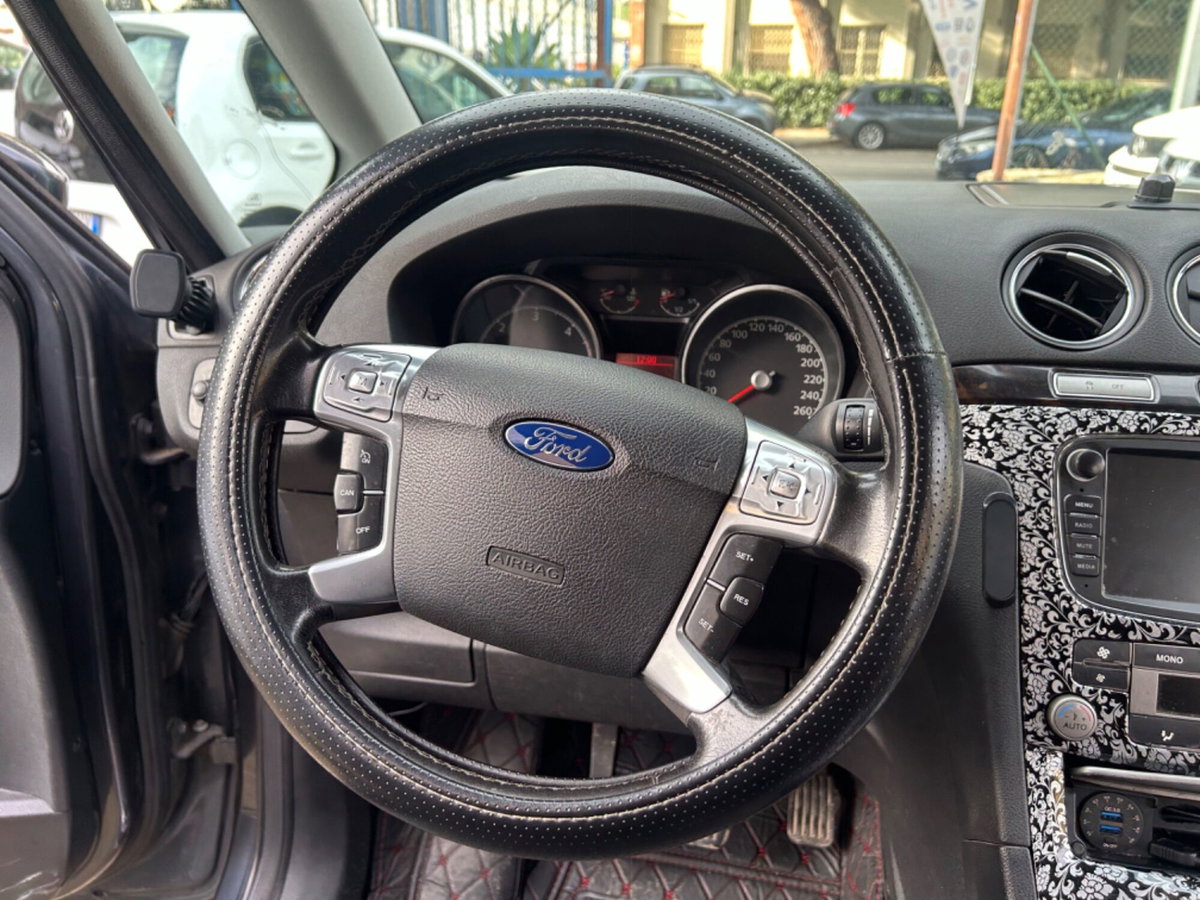 Ford Galaxy 2.0 TDCi 140 CV Ghia DPF (9)