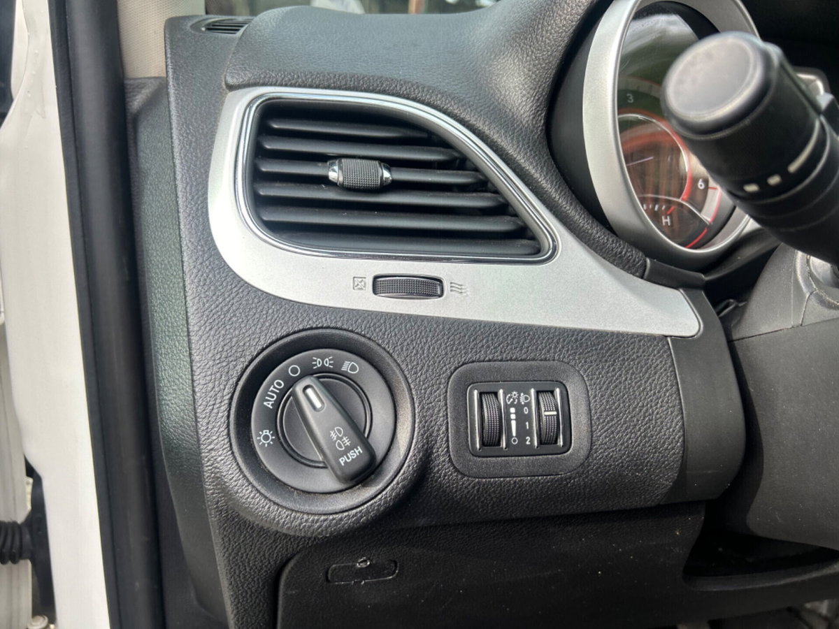 Fiat Freemont 2.0 Mjt 170 CV 4x4 Automatica Lounge (10)