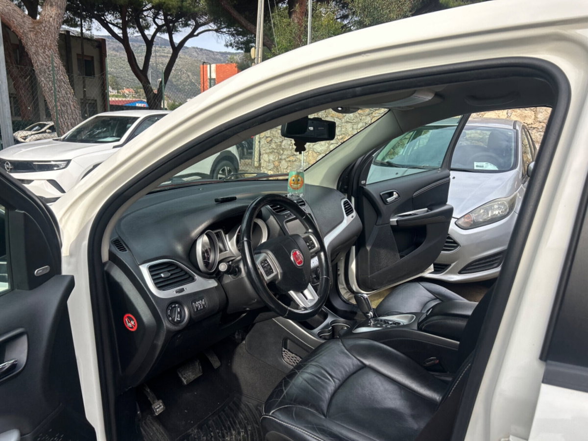 Fiat Freemont 2.0 Mjt 170 CV 4x4 Automatica Lounge (4)