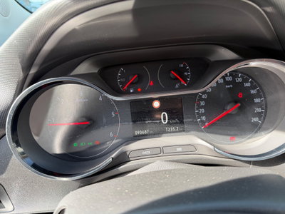 Opel Crossland X 1.6 ECOTEC D 8V Start&Stop Ultimate (11)