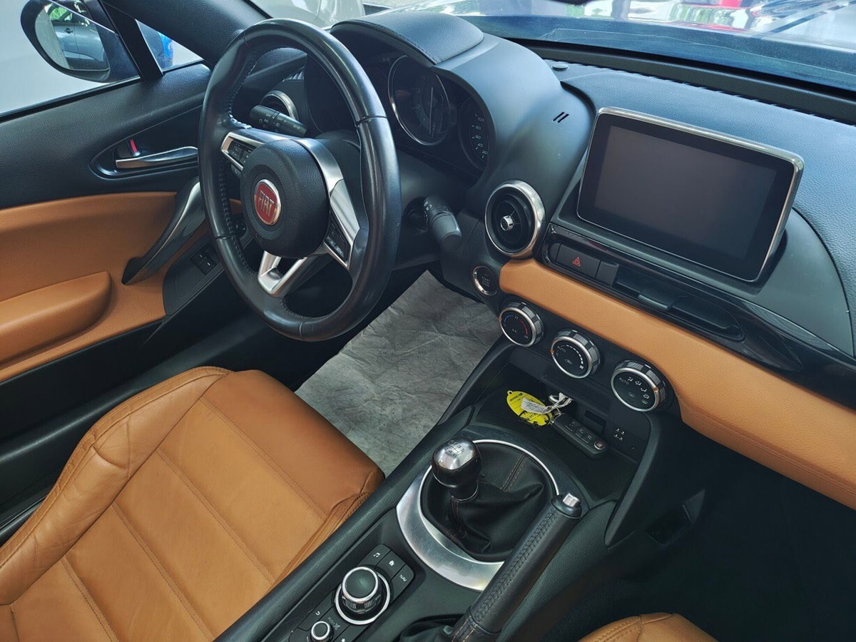 Fiat 124 spider 124 spider 1.4 MultiAir Lusso (13)