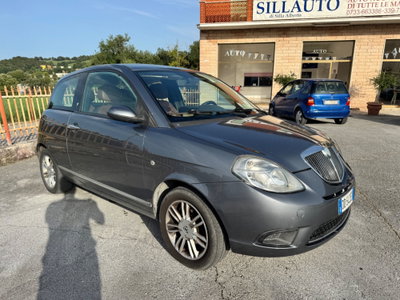 Lancia Ypsilon 1.3 MJT 90 CV Platino (2)