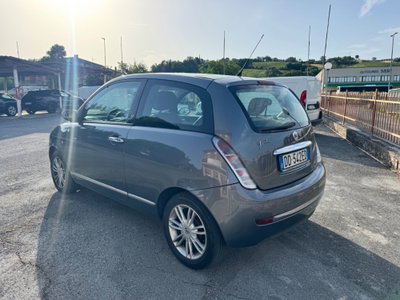 Lancia Ypsilon 1.3 MJT 90 CV Platino (4)