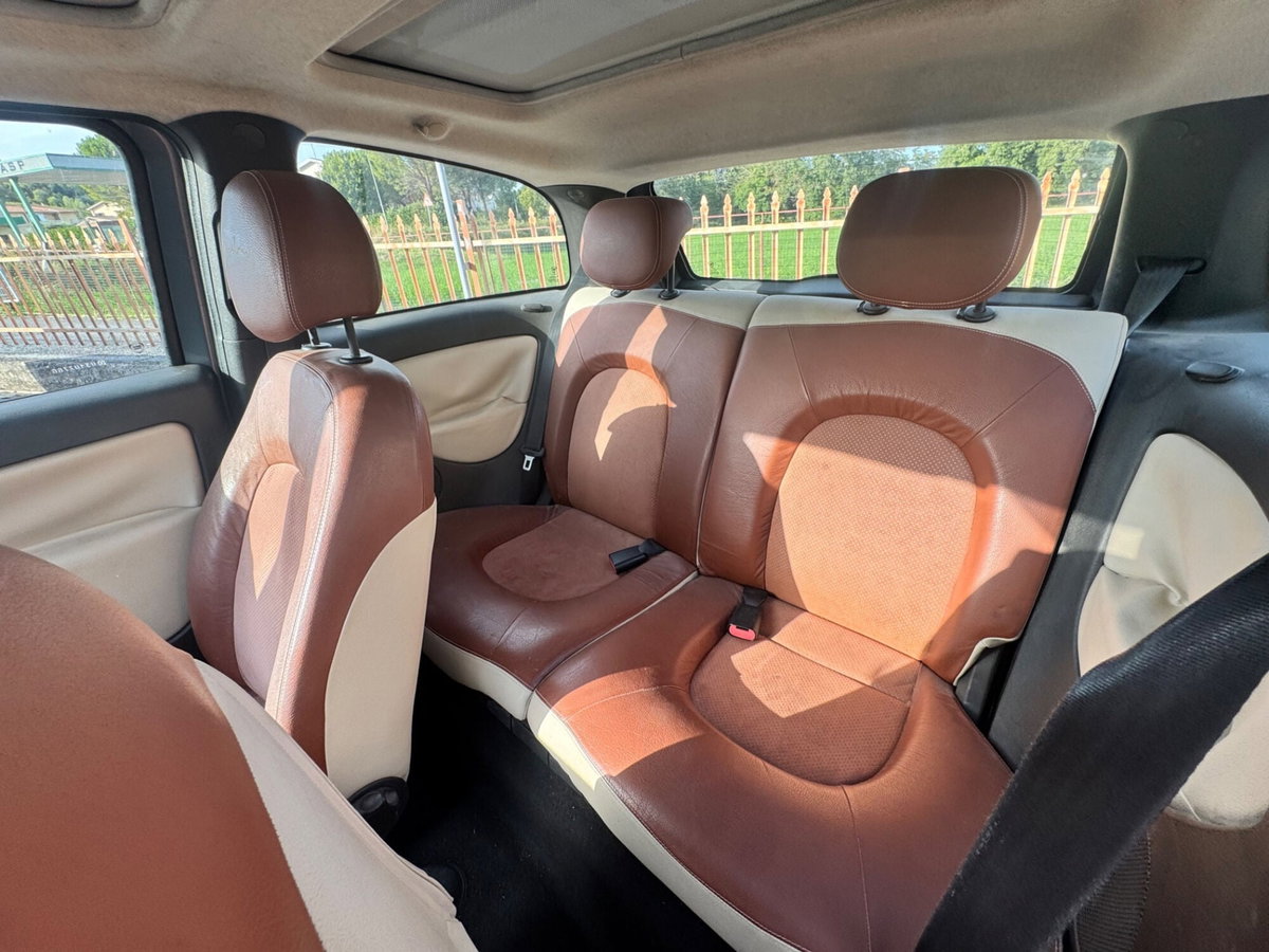 Lancia Ypsilon 1.3 MJT 90 CV Platino (6)