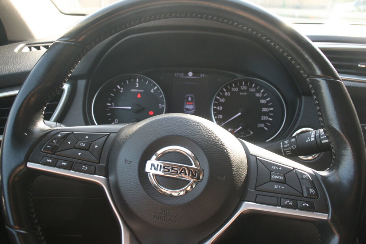 Nissan Qashqai 1.5 dCi 115 CV Tekna (13)