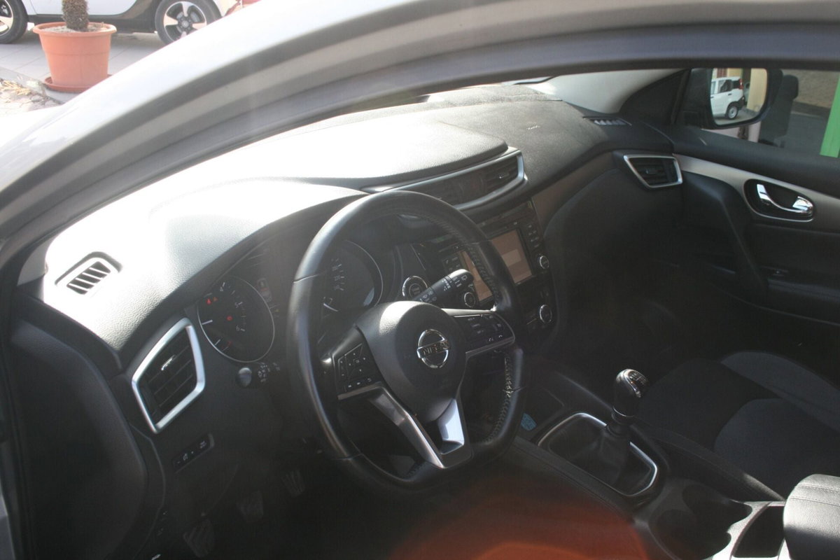 Nissan Qashqai 1.5 dCi 115 CV Tekna (8)