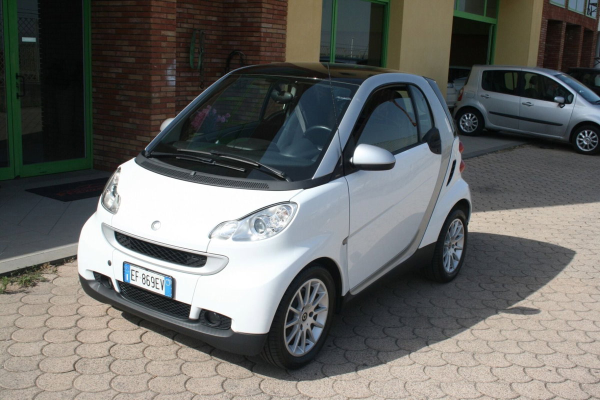 smart Fortwo 1000 52 kW MHD coupé passion (2)