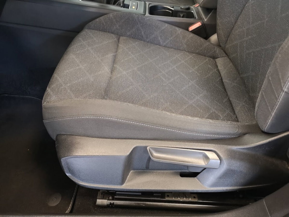 Volkswagen Golf 1.0 TSI EVO Life (18)