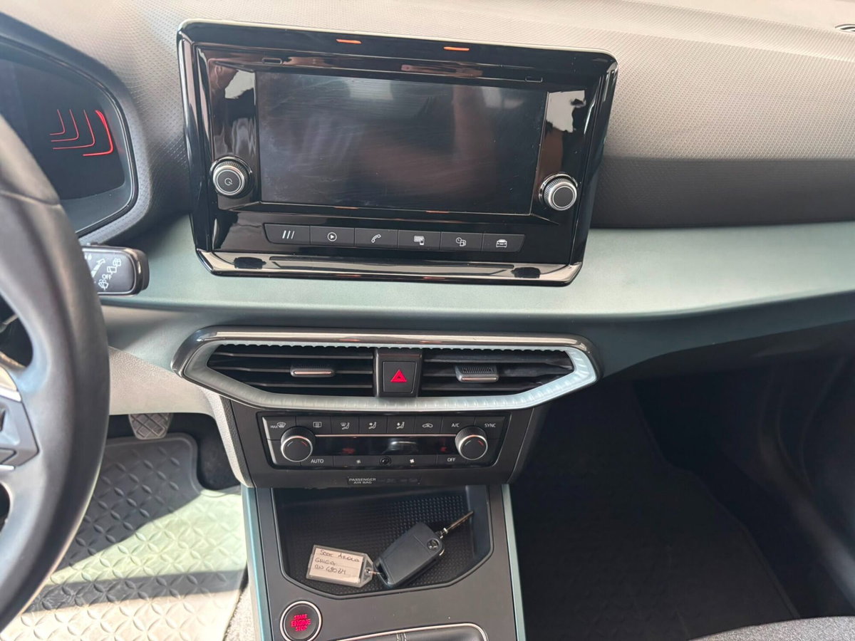 SEAT Arona 1.0 ecotsi Xperience 95cv (13)