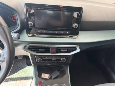 SEAT Arona 1.0 ecotsi Xperience 95cv (13)