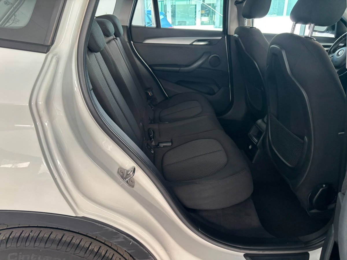 BMW X1 sDrive18d (17)