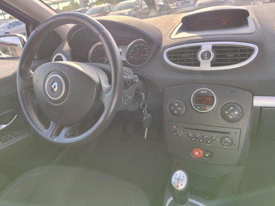 Renault Clio 1.2 16V 5 porte Dynamique (13)