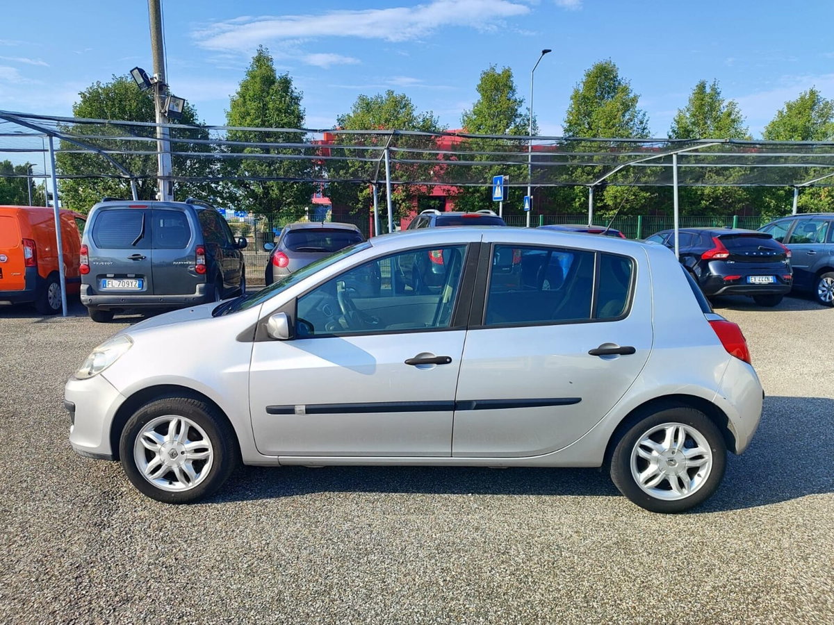 Renault Clio 1.2 16V 5 porte Dynamique (3)