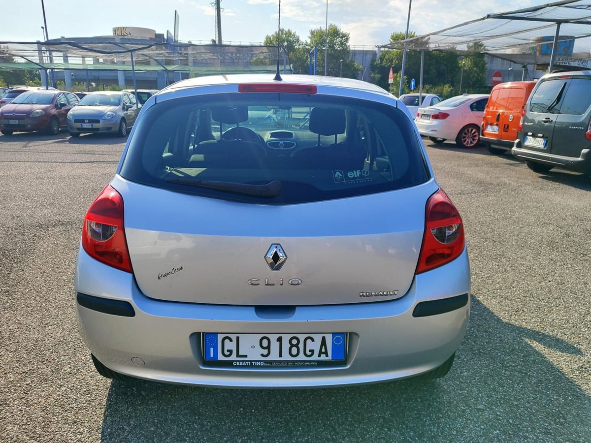 Renault Clio 1.2 16V 5 porte Dynamique (5)