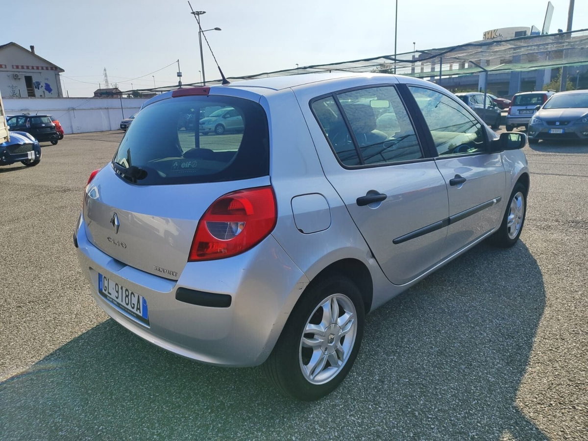 Renault Clio 1.2 16V 5 porte Dynamique (6)