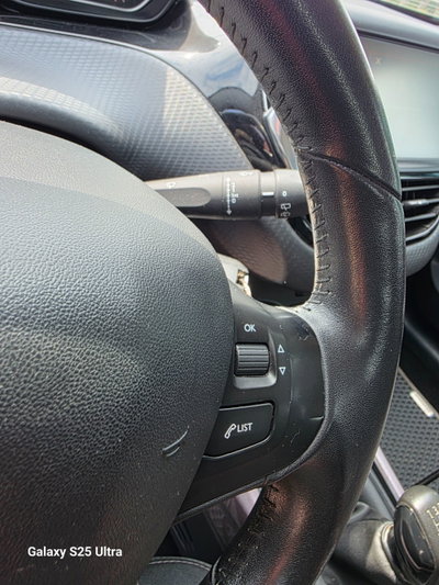 Peugeot 2008 100 S&S Allure (11)