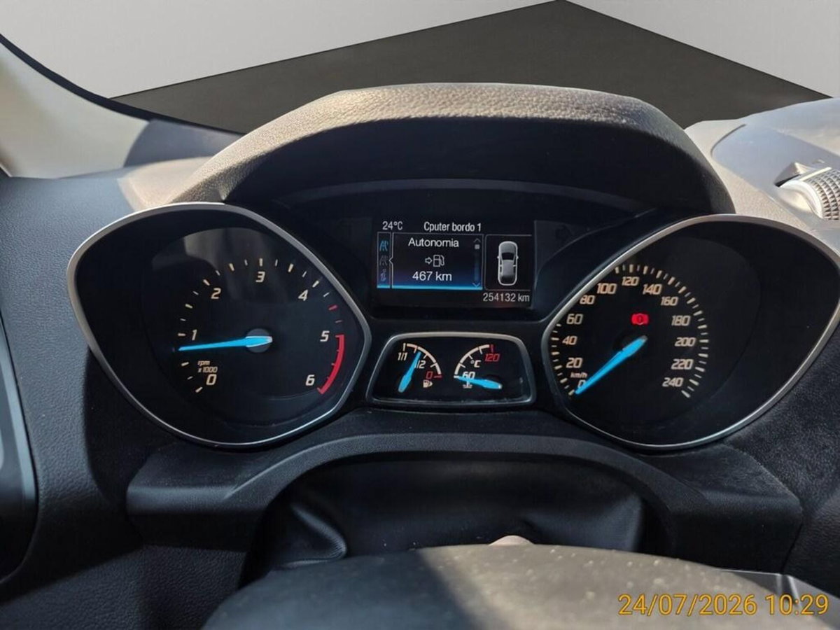 Ford Kuga 2.0 TDCI 120 CV S&S 2WD Plus (9)