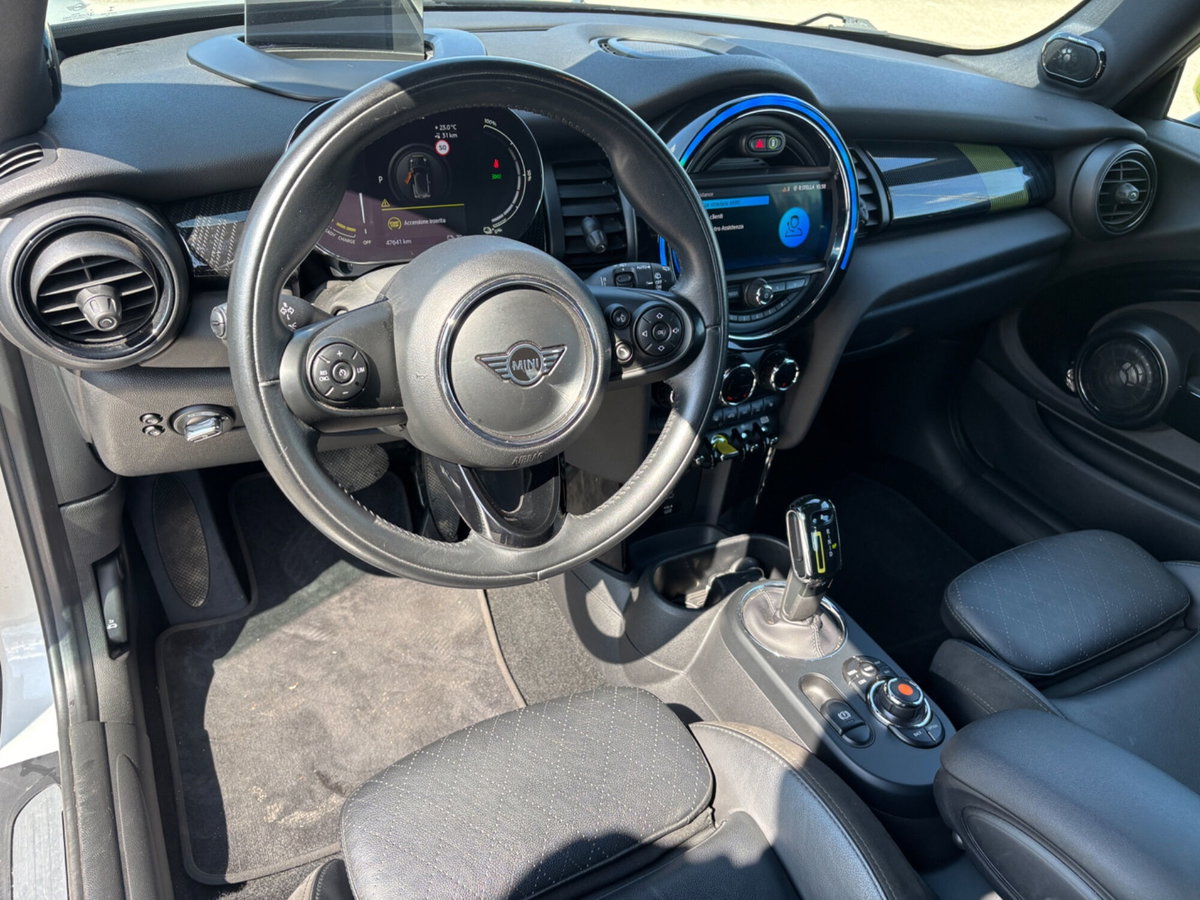 MINI Mini Cooper SE S (10)
