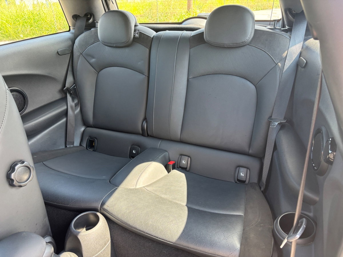 MINI Mini Cooper SE S (11)