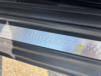 MINI Mini Cooper SE S (14)