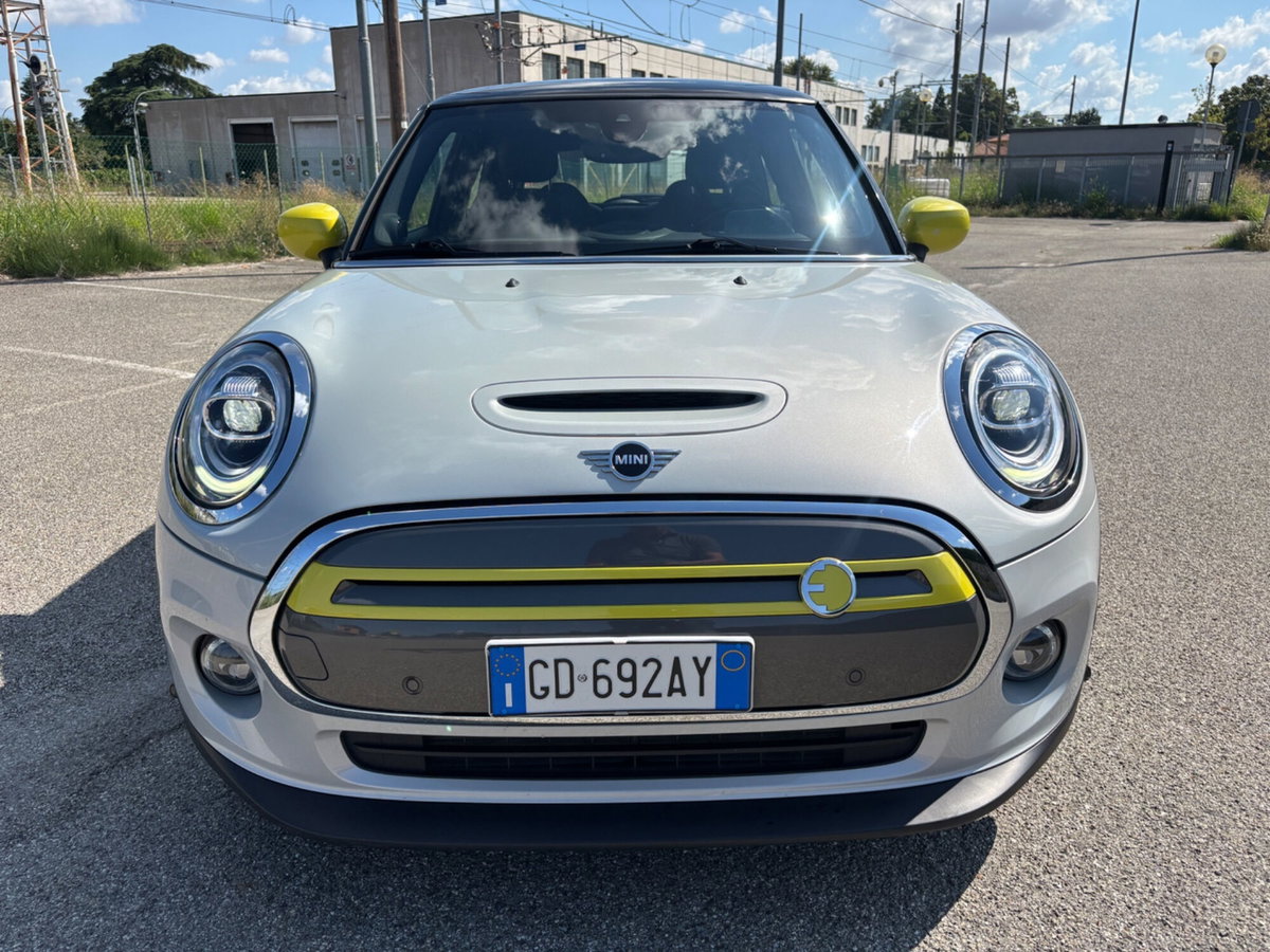 MINI Mini Cooper SE S (2)