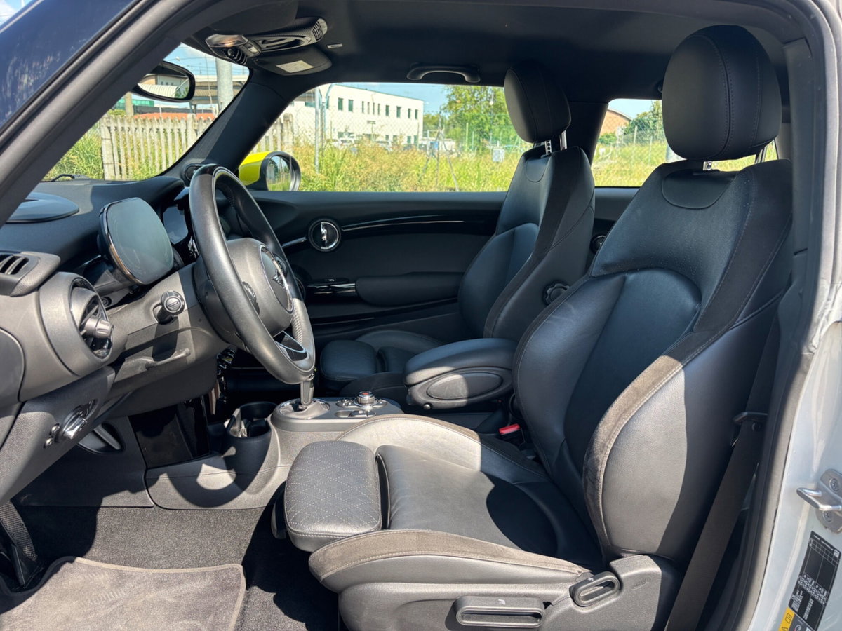 MINI Mini Cooper SE S (9)