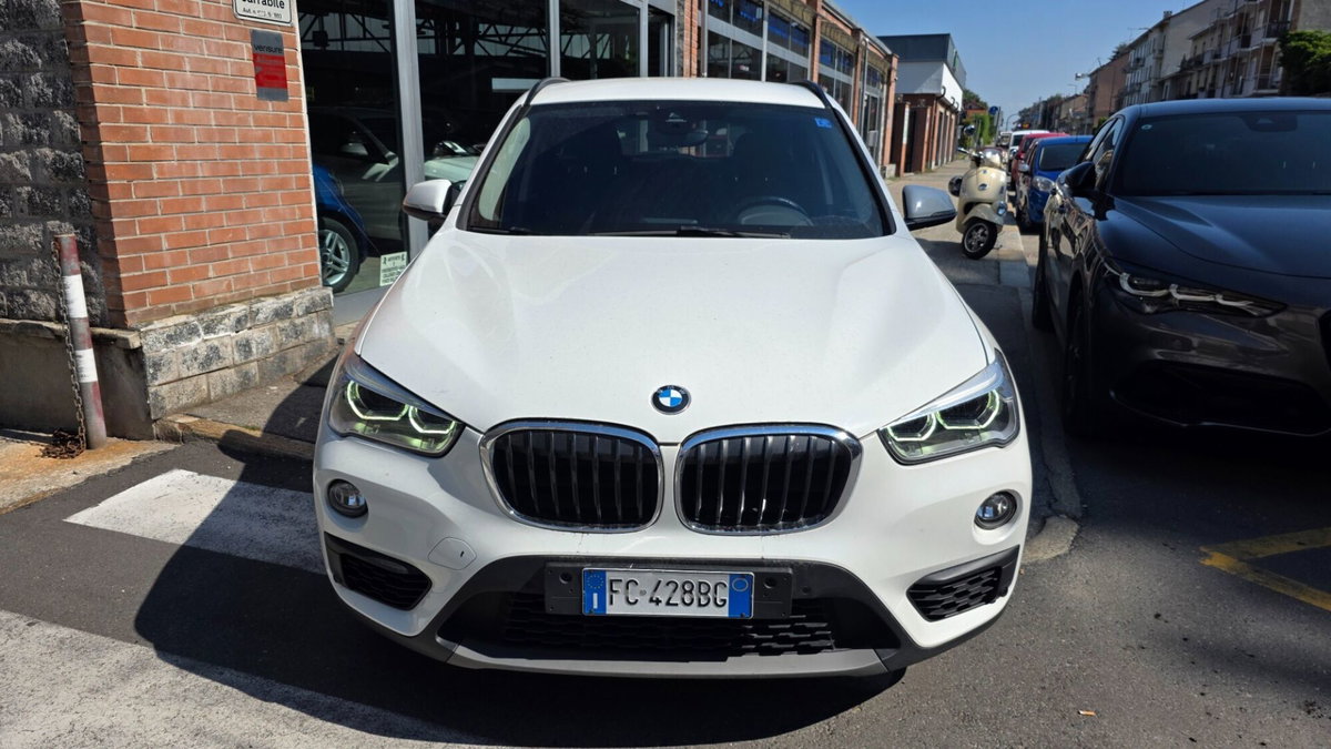 BMW X1 sDrive16d Advantage (2)