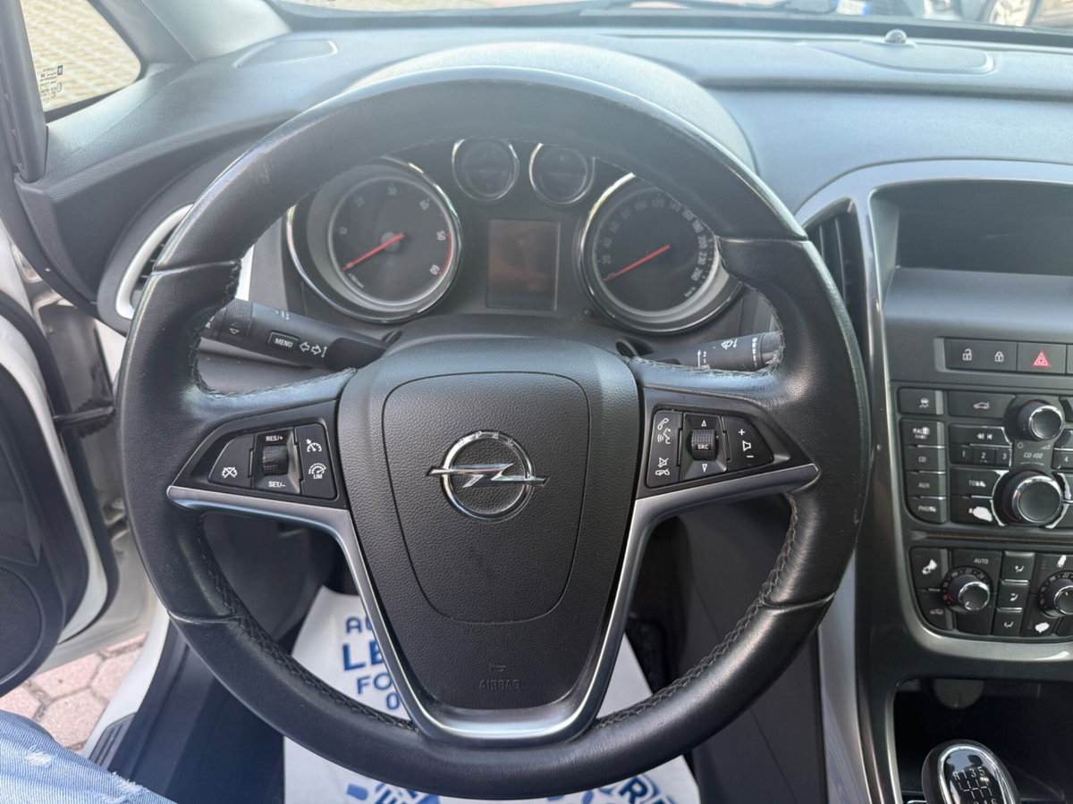 Opel Astra 1.7 CDTI 110CV 5 porte Cosmo (13)