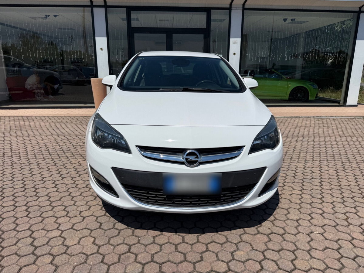 Opel Astra 1.7 CDTI 110CV 5 porte Cosmo (2)