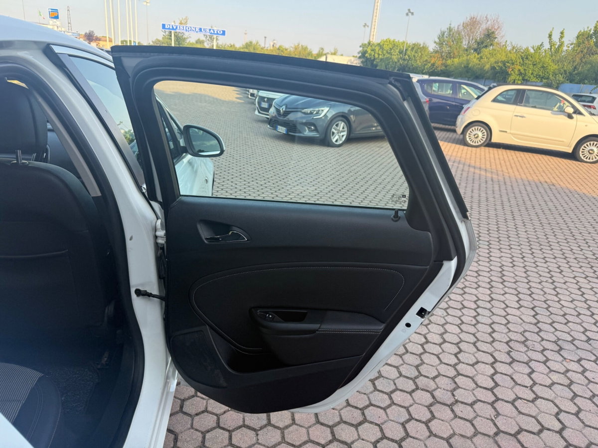 Opel Astra 1.7 CDTI 110CV 5 porte Cosmo (20)