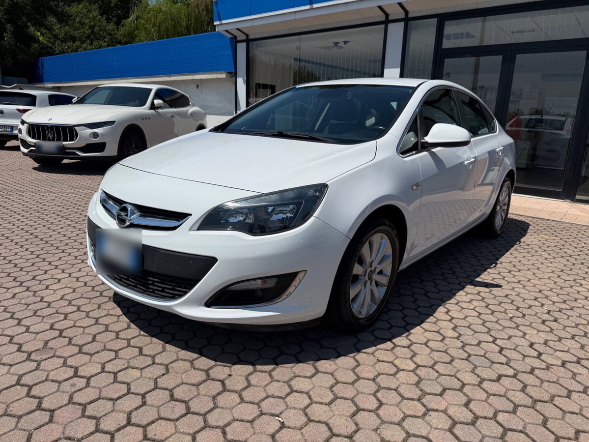 Opel Astra 1.7 CDTI 110CV 5 porte Cosmo (3)