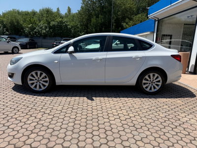 Opel Astra 1.7 CDTI 110CV 5 porte Cosmo (4)