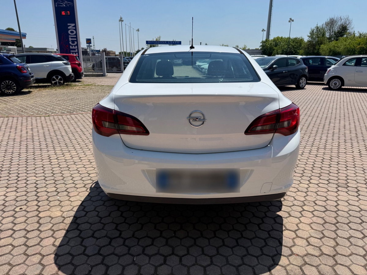 Opel Astra 1.7 CDTI 110CV 5 porte Cosmo (8)