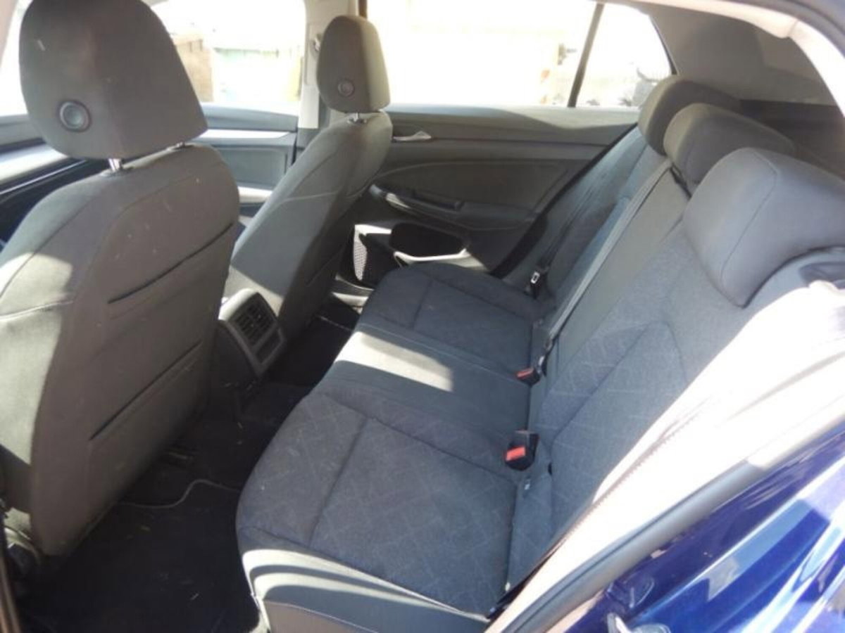 Volkswagen Golf 1.5 TGI DSG Life (9)