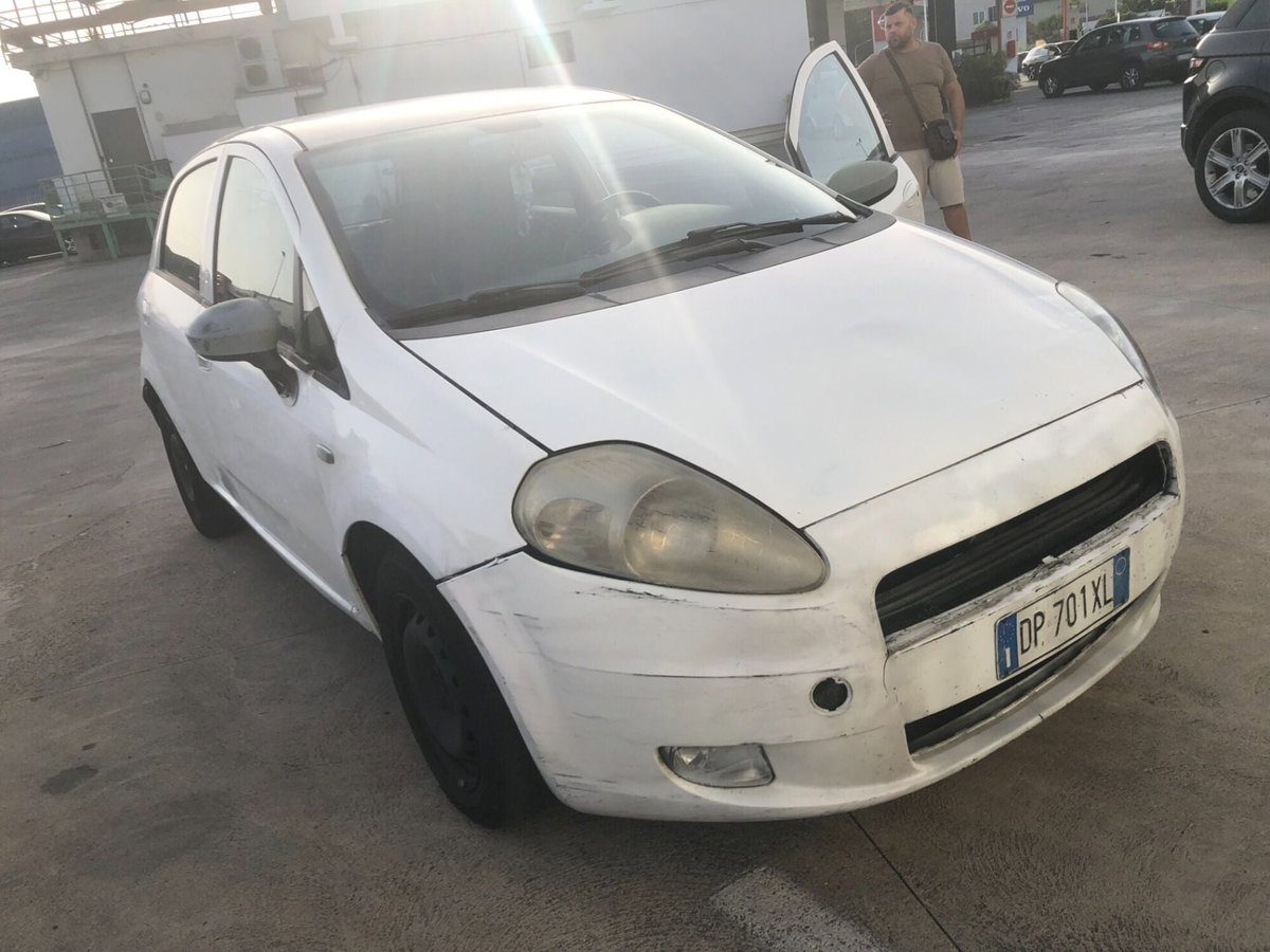 Fiat Grande Punto 1.3 MJT 75 CV 5 porte Active (6)