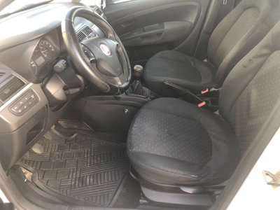 Fiat Grande Punto 1.3 MJT 75 CV 5 porte Active (7)