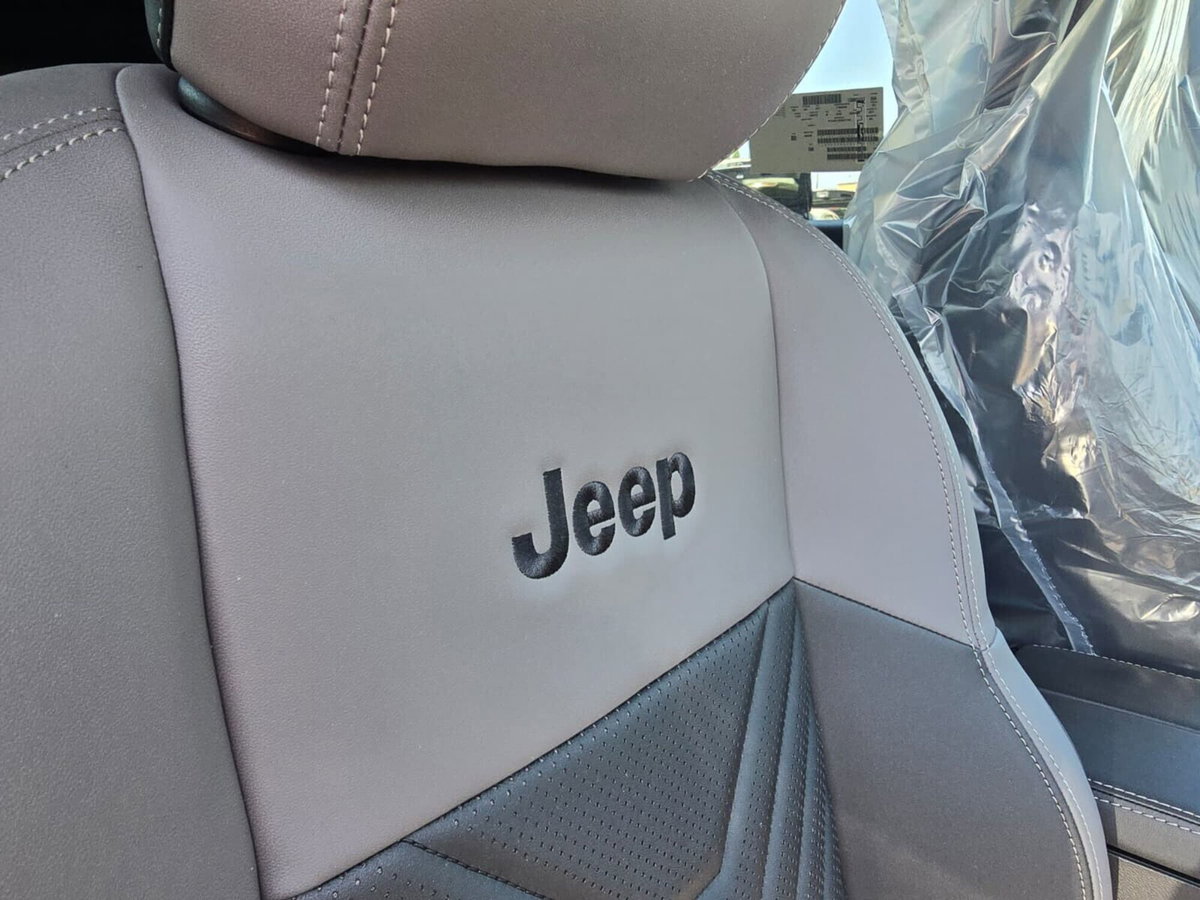 Jeep Compass 2.2 CRD Limited Black Edition 2WD (16)